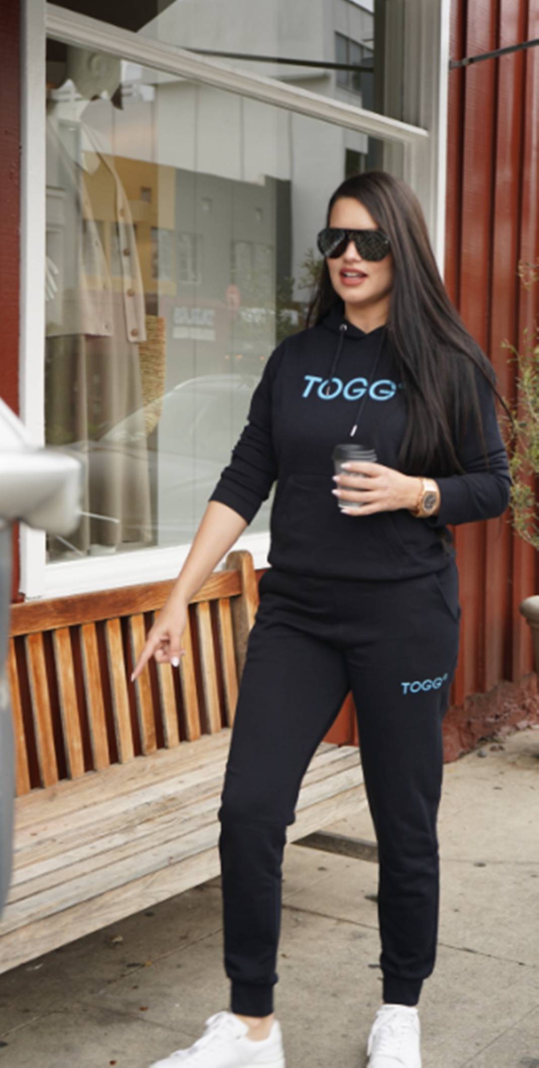 Adriana Lima, TOGG tişörtü giydi, sosyal medya yıkıldı! Görenler şaştı kaldı 3